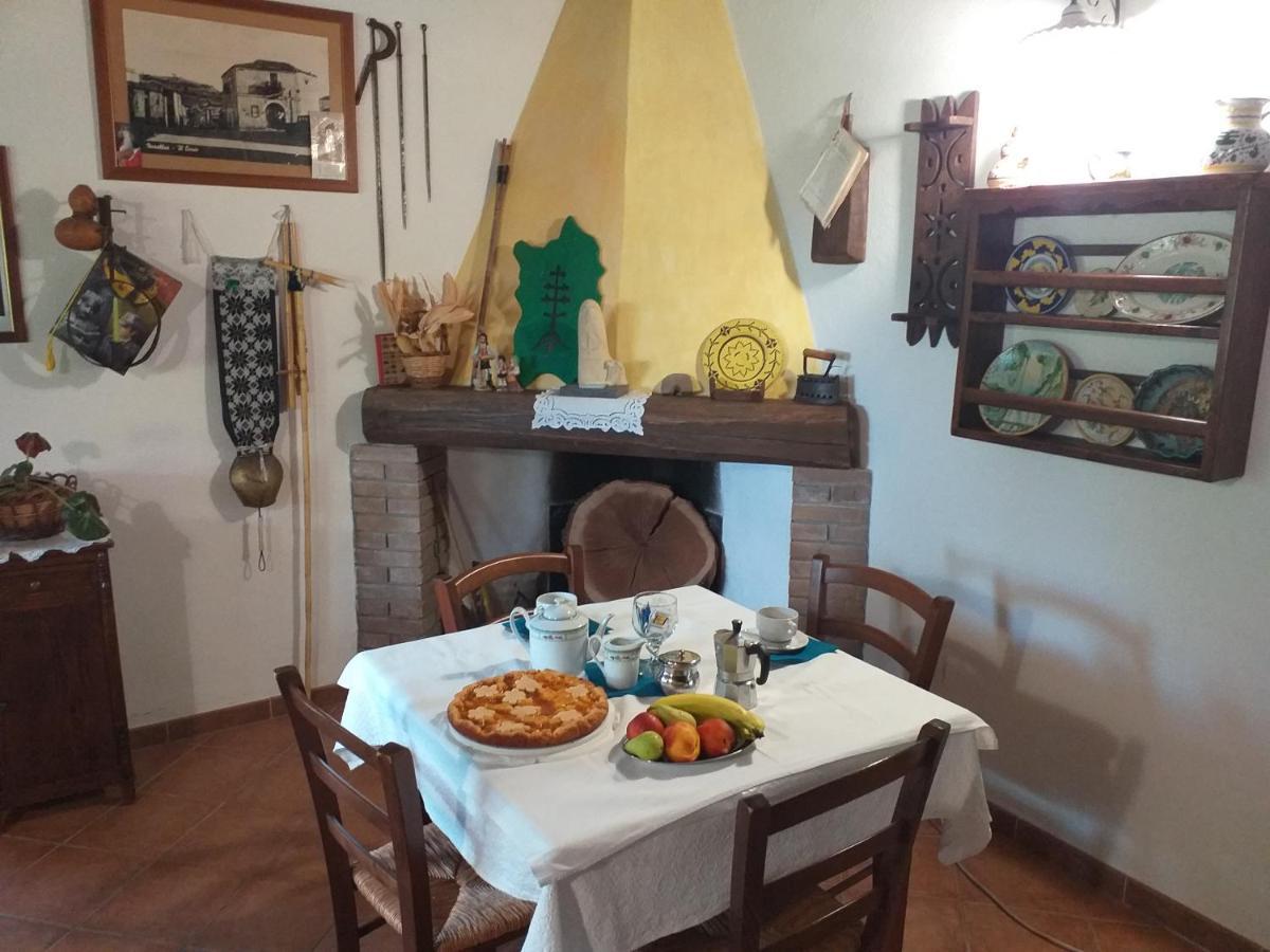 B&B Is Camminantis Nurallào Kültér fotó